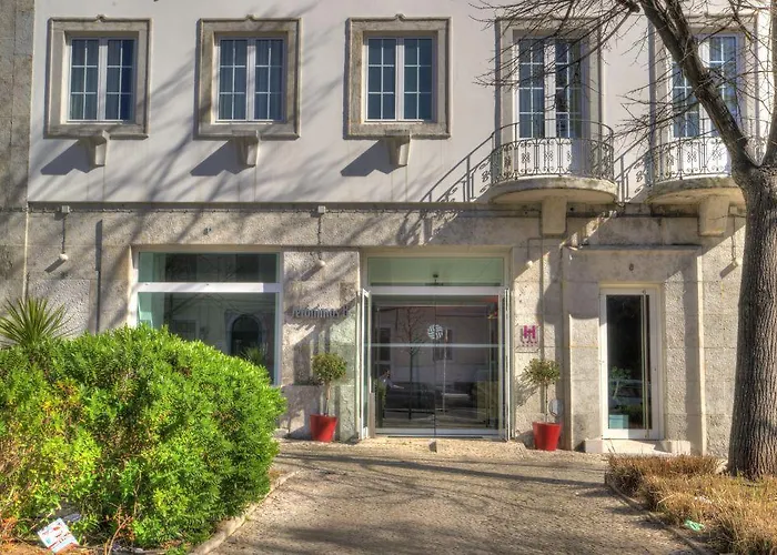 Jeronimos 8 Отель