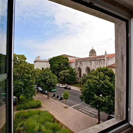 Готель Jeronimos 8