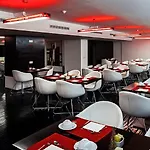 Jeronimos 8 Hotel 4*