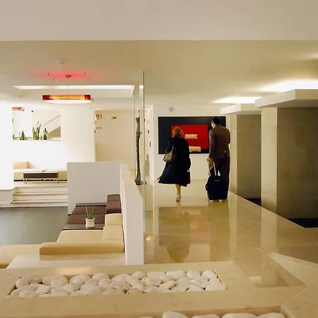 Jeronimos 8 Hotell 4*