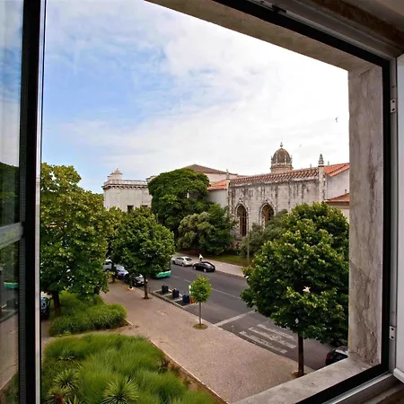 Jeronimos 8 ליסבון