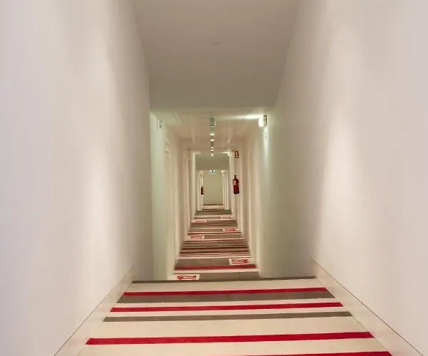 Jeronimos 8 Hotel 4*